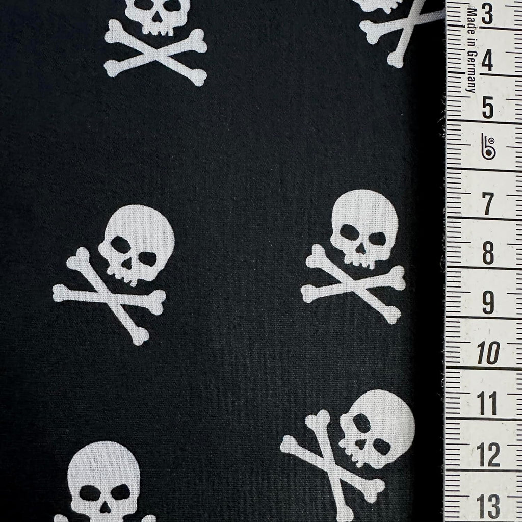 MAGAM-Stoffe Jack Baumwollstoff Popeline Halloween Piraten Skulls Meterware 50cm (Kleine Piraten Totenköpfe)