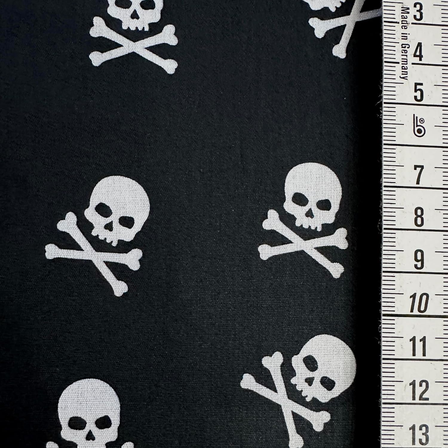 MAGAM-Stoffe Jack Baumwollstoff Popeline Halloween Piraten Skulls Meterware 50cm (Kleine Piraten Totenköpfe)