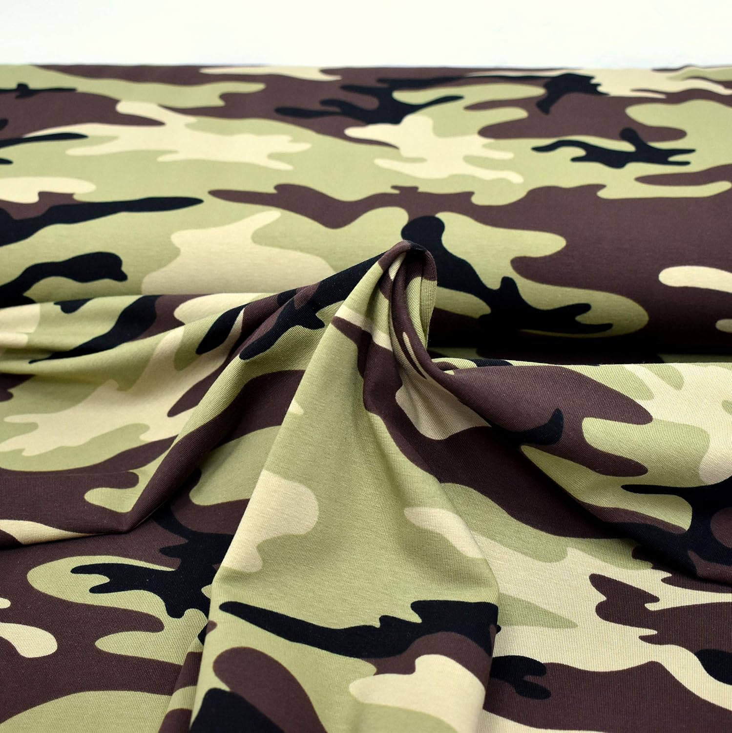 MAGAM-Stoffe Logan Camouflage Jersey Stoff Oeko-Tex Meterware 50cm (01. Grün)