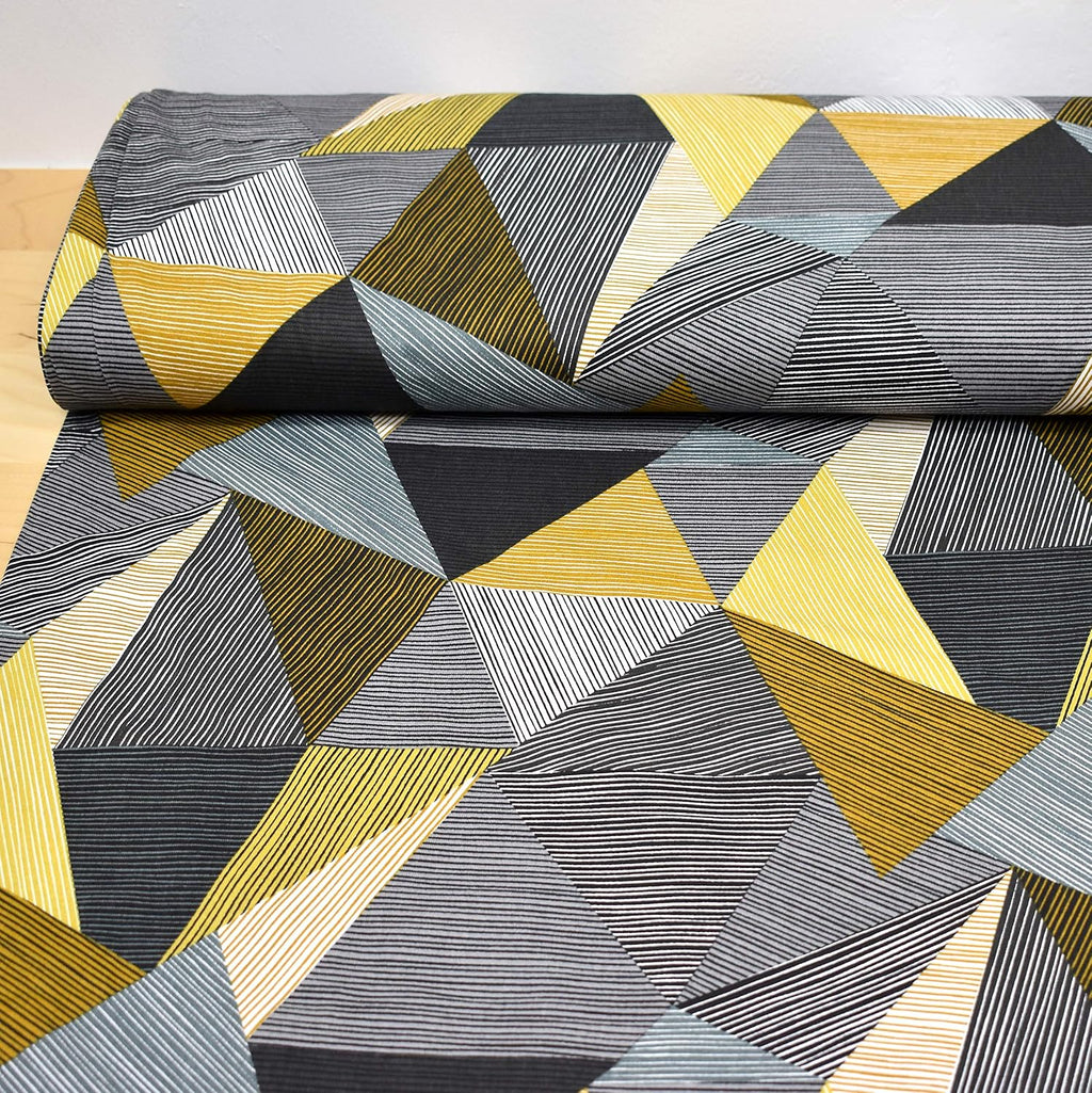 MAGAM-Stoffe Helsinki Dreiecke Muster Kinder Baumwollstoff Oeko-Tex Meterware 50cm (01. Gelb-Grau)